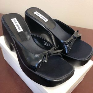 Steve Madden Black Leather Wedge shoes